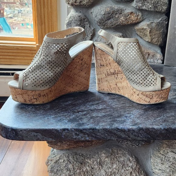 Charles Albert Beige Perforated Cork Open Toe Wedge Slingbacks Size 7 - Picture 7 of 14